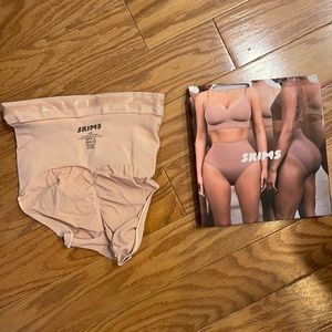 Skims sculpting mid waist brief in mica S/M